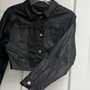 NWOT - VRBT Black Cropped Jacket